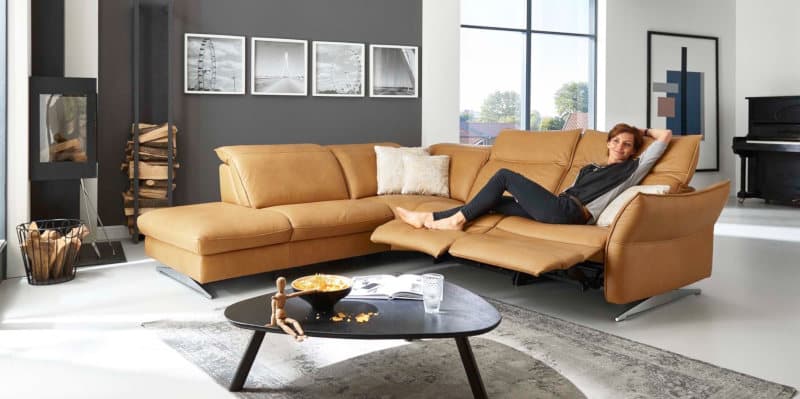 Sofas, Garnituren, Wohnlandschaften & Co